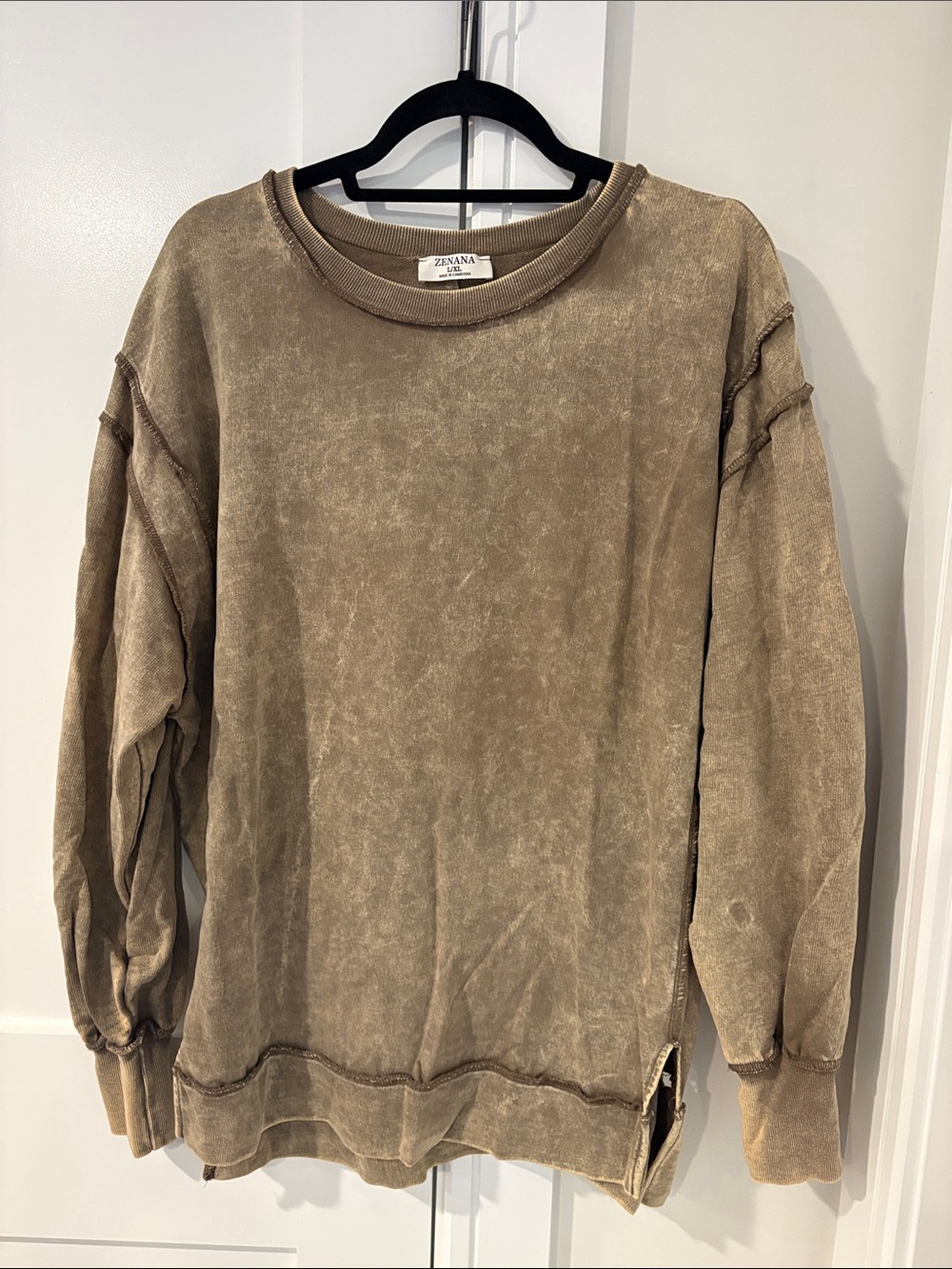 ZENANA Woman’s Washed Tan Crewneck Sweatshirt Size L/XL
